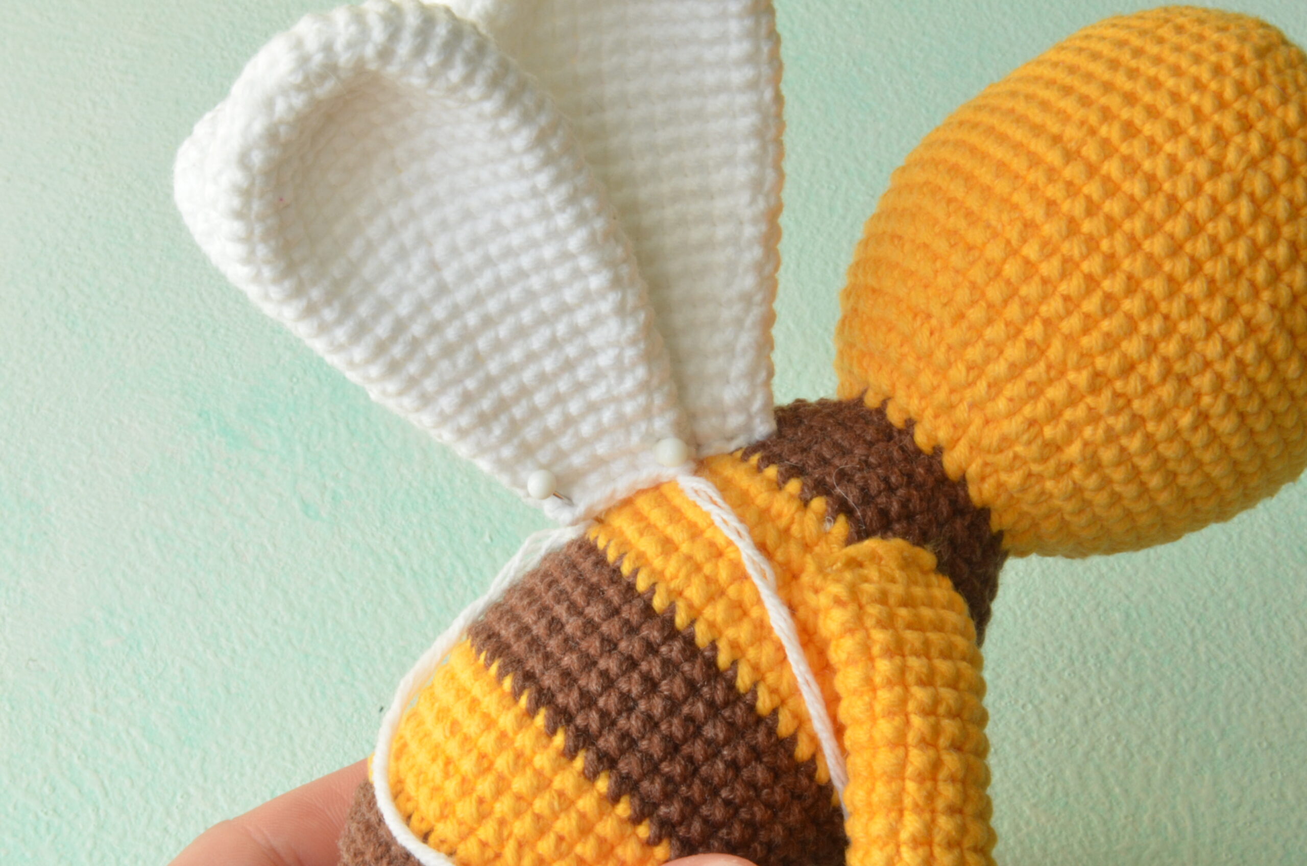 Crochet an Amigurumi Bee