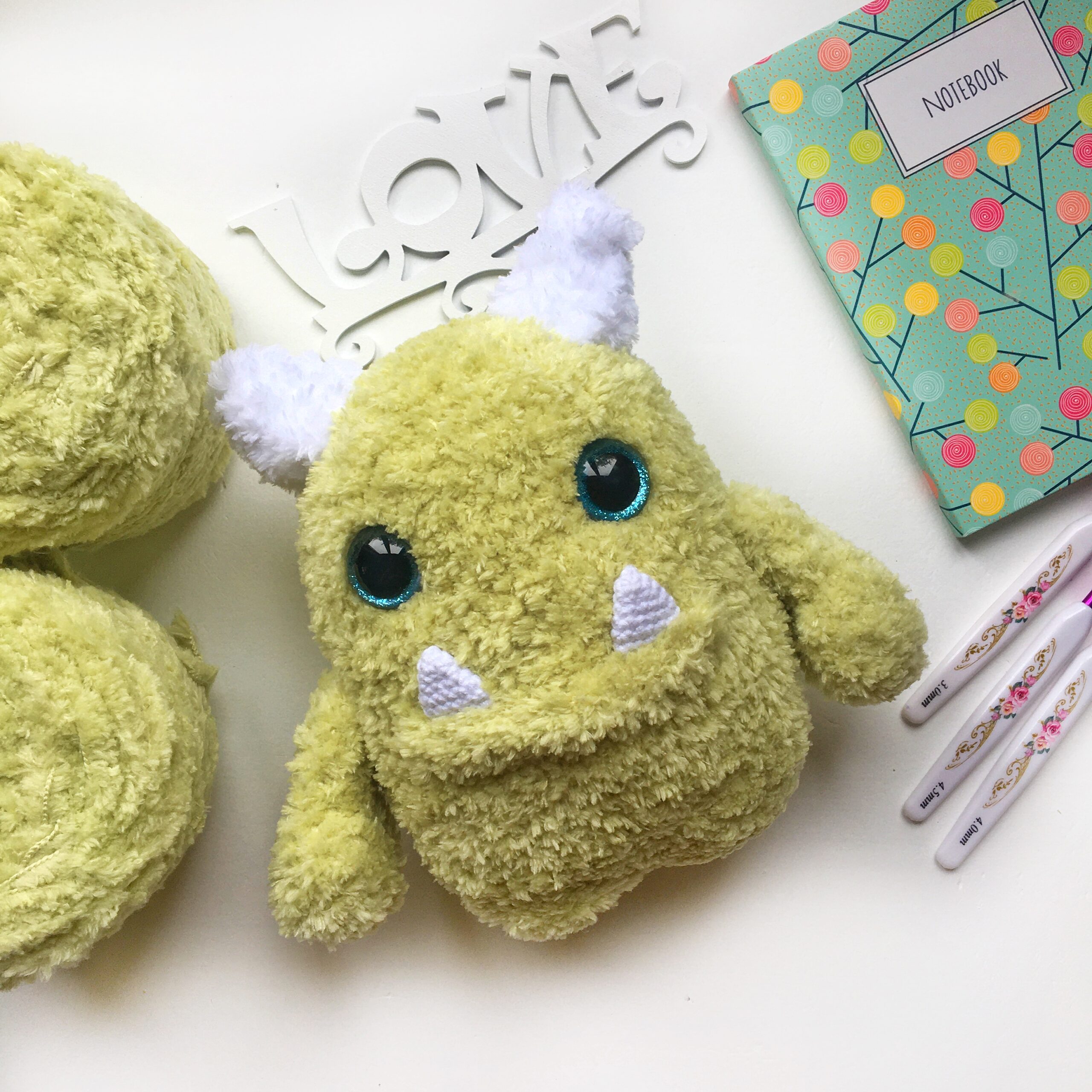 Crochet pattern monster toy. Amigurumi plush stuffeed toy. 2 Crochet pattern monster toy. Amigurumi plush stuffeed toy.