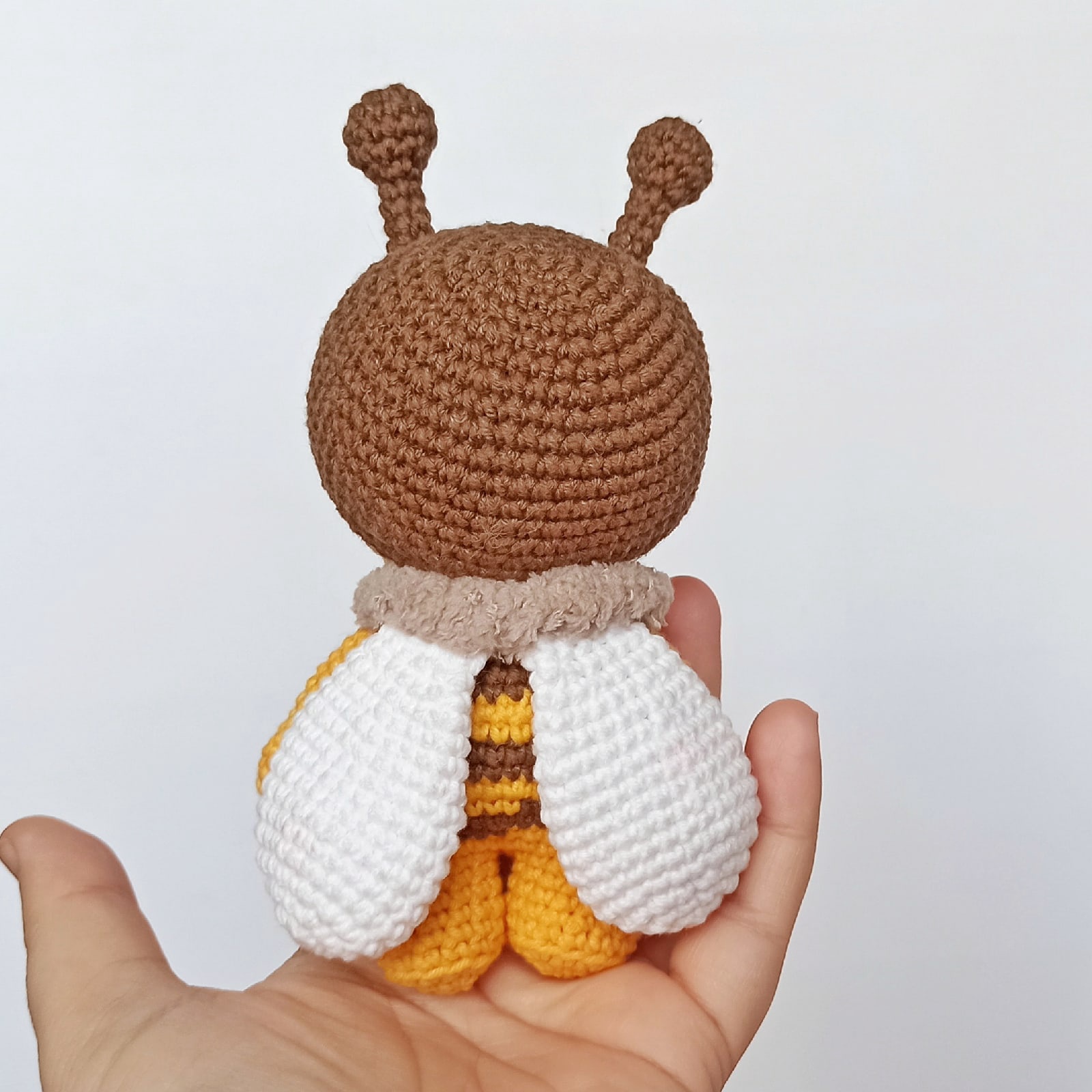 Amigurumi bee toy, Bumblebee toy crochet pattern - DailyDoll Shop