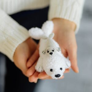 crochet seal