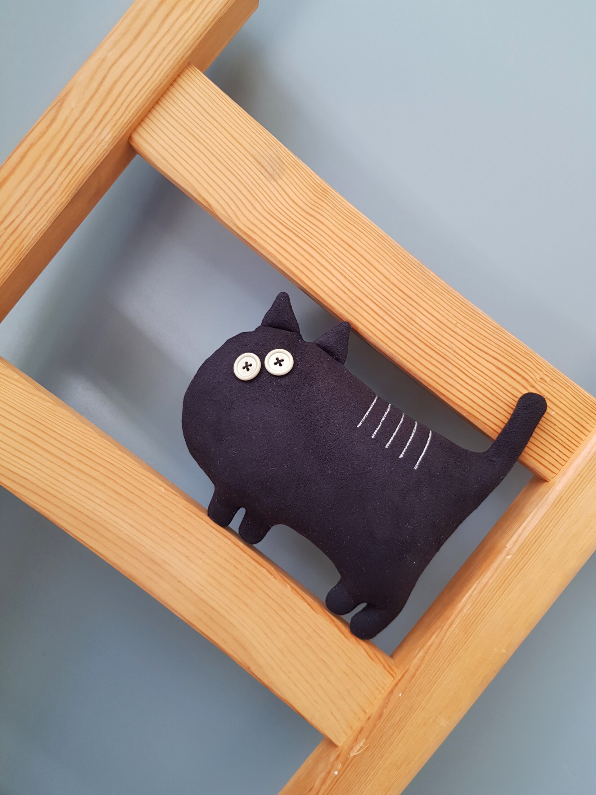 stuffed-black-cat-sewing-pattern-pdf-for-beginners-dailydoll-shop