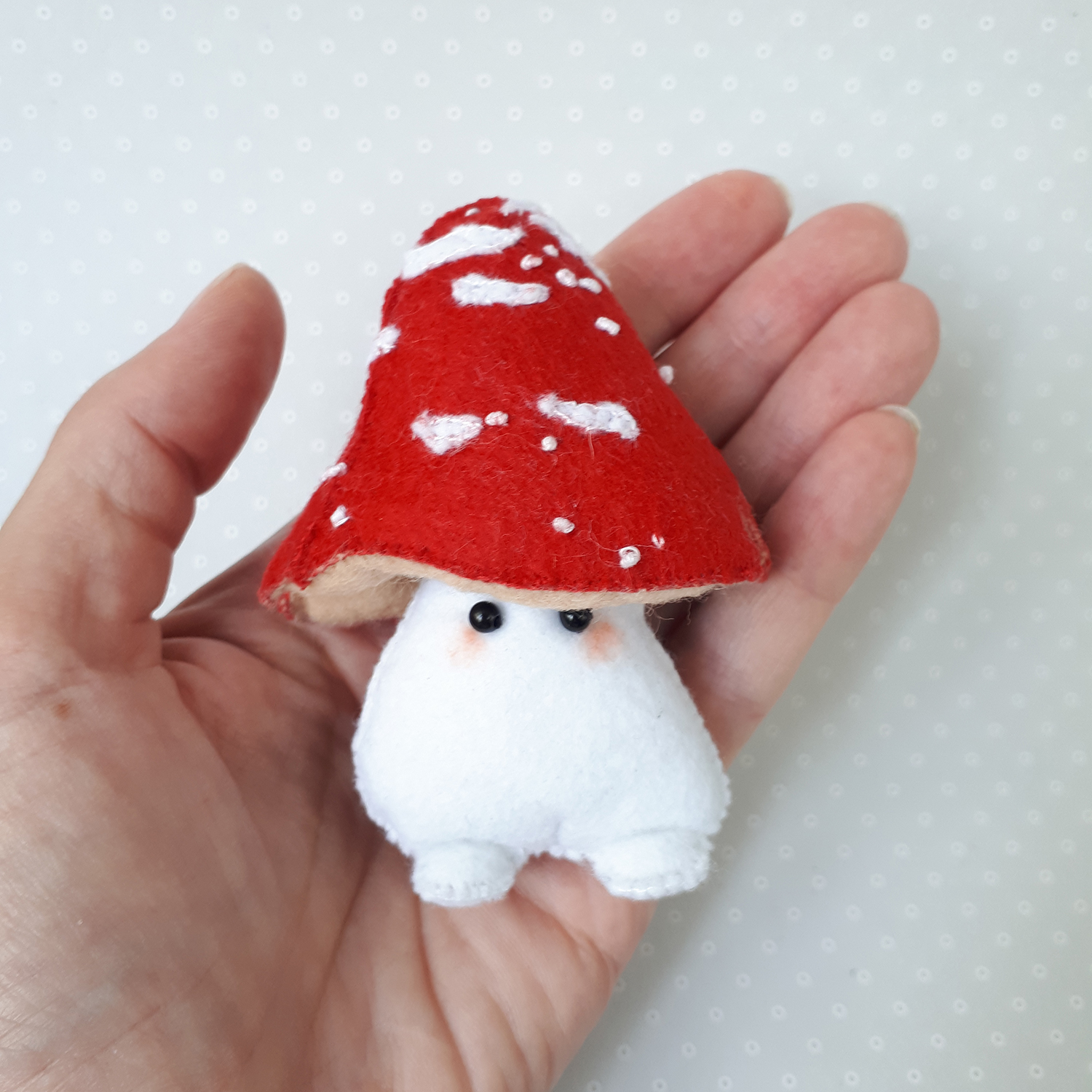 PELUCHE CHAMPIGNON AMUSANT - La Petite Penderie