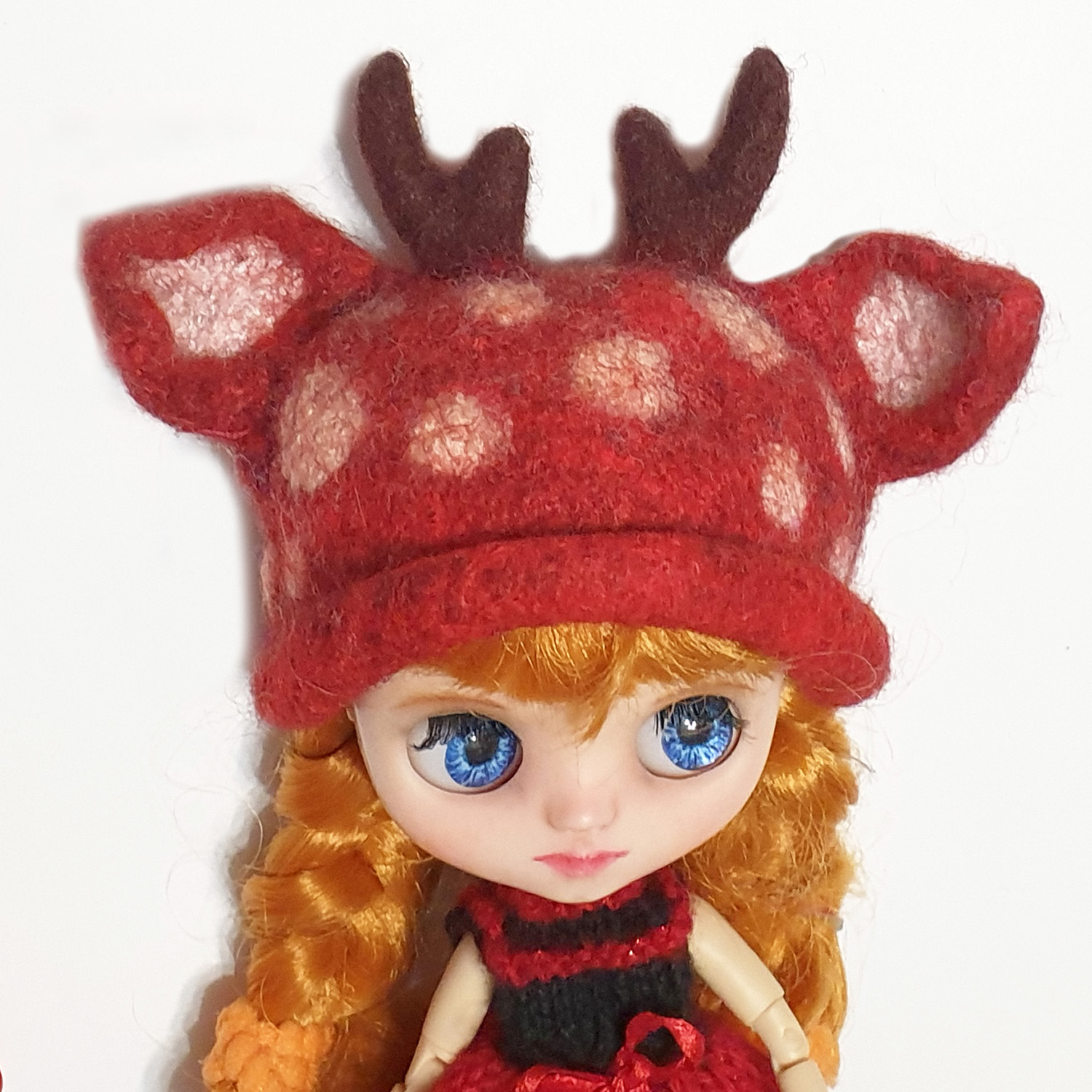 Middie Blythe doll red dress and cute red hat with ears and horns