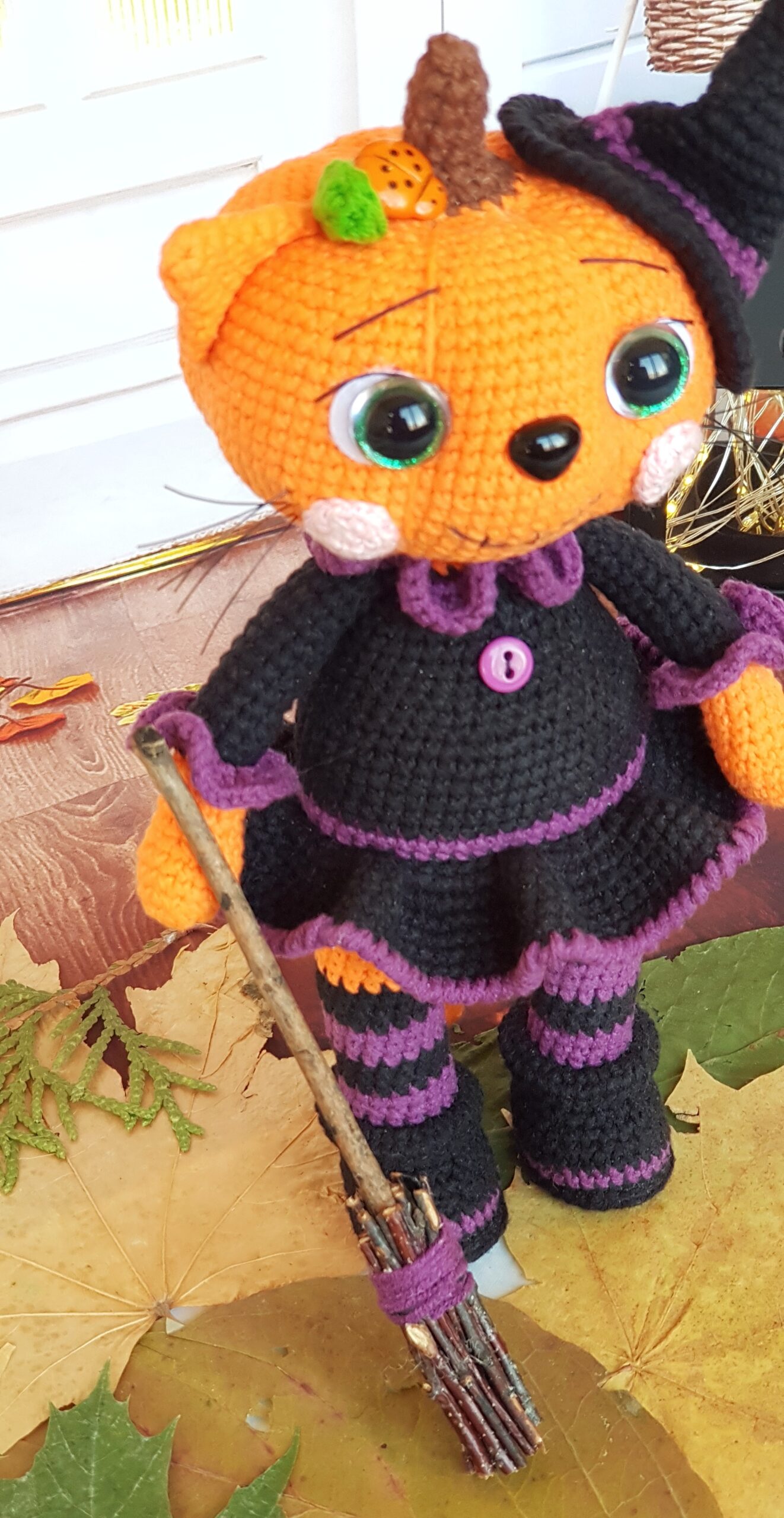 Halloween decor toy 3 in 1, pumpkin, witch with broom and a cat 7 20200808 122329 01 scaled