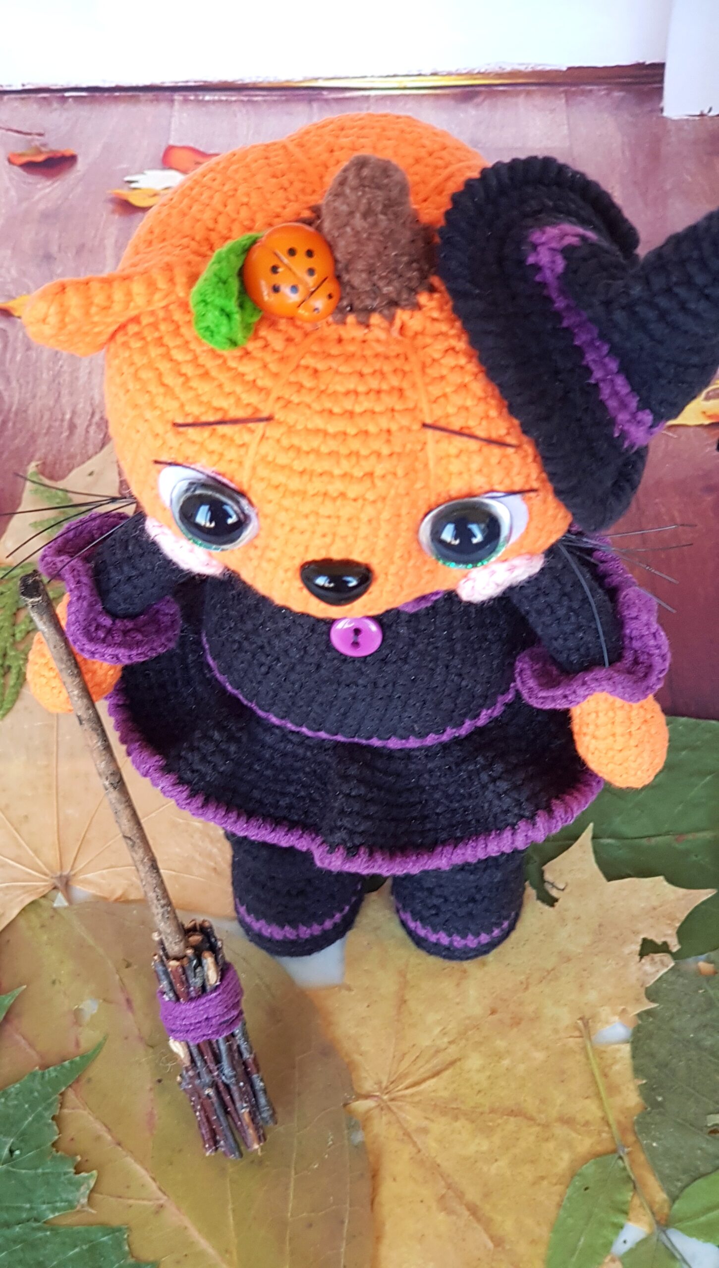 Halloween decor toy 3 in 1, pumpkin, witch with broom and a cat 8 20200808 122335 01 scaled