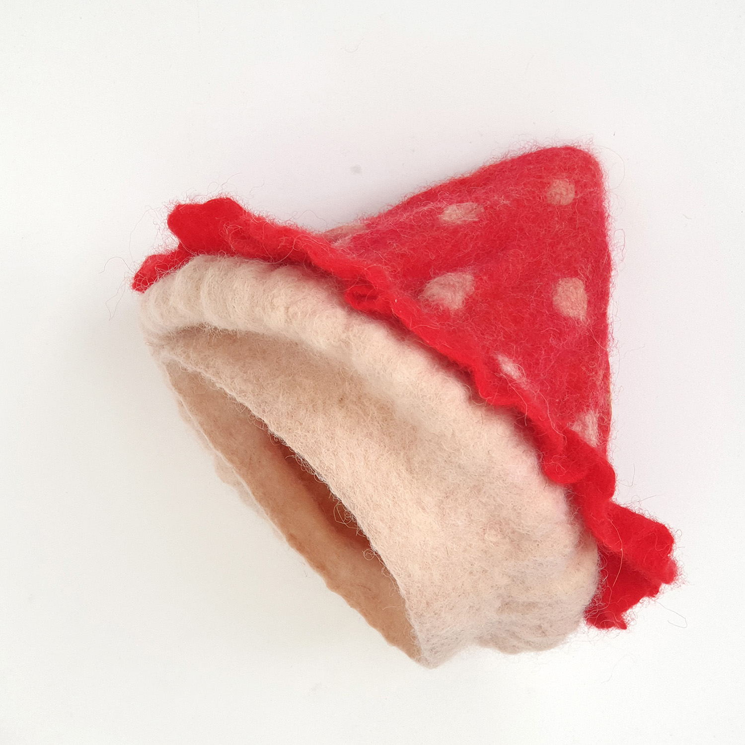 red gnome hat