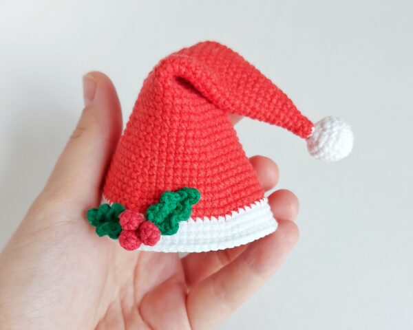 Crochet christmas ornament pattern Santa hat. Santa amigurumi x-mas pattern.