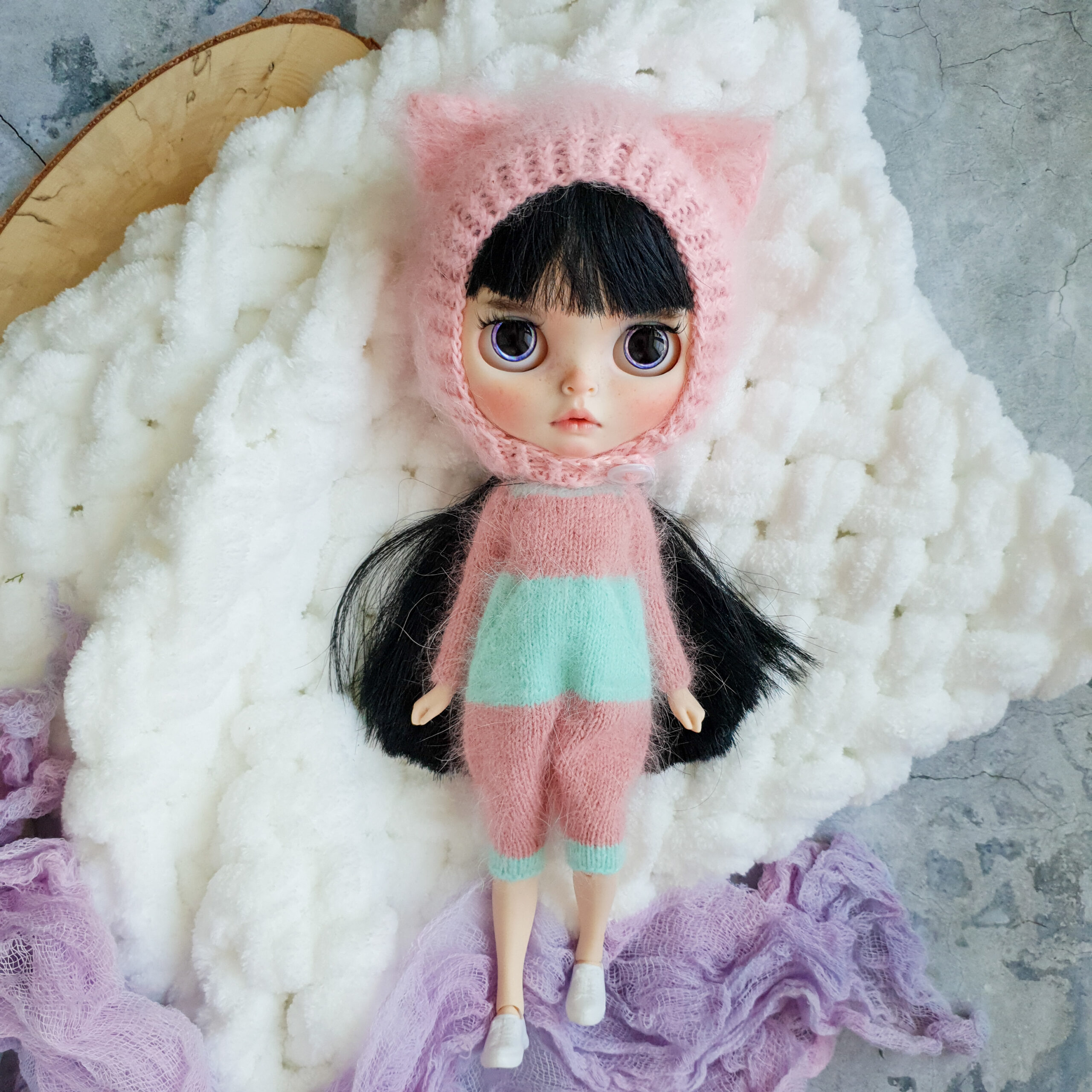 Middie Blythe gnome hat, Embroidered offers OOAK pixie hat, Elf hat, Halloween costume, Pink helmet, Holala doll, Blythe doll clothes