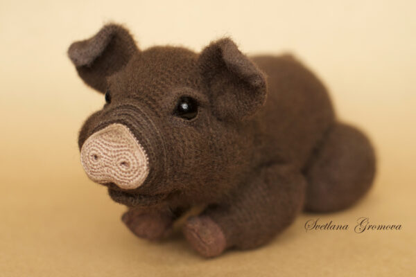 Crochet piggy toy