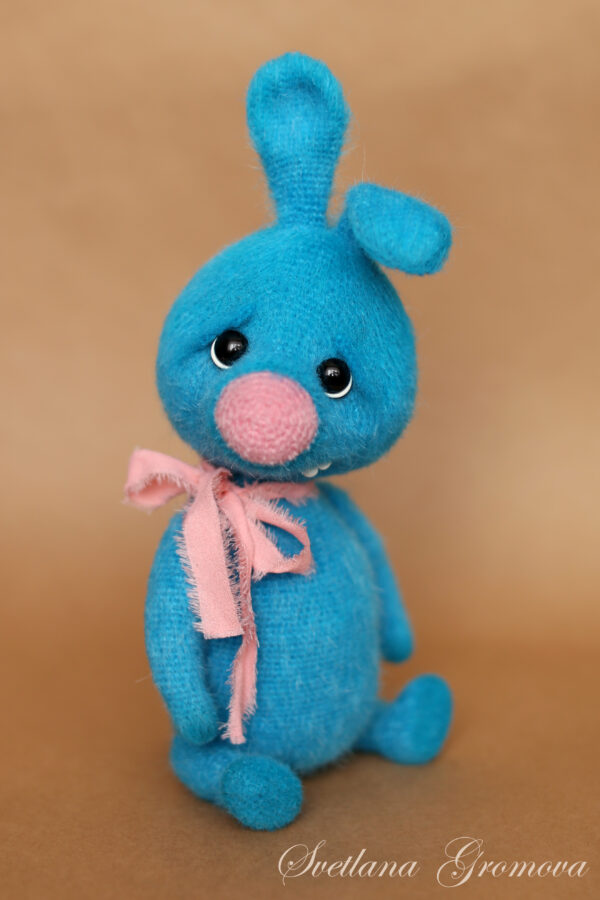 Crochet rabbits toy
