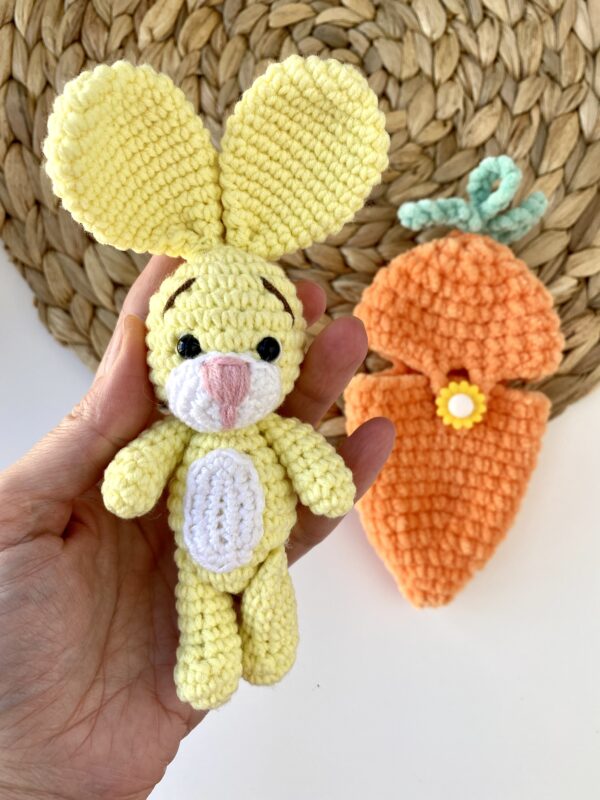 Crochet pattern easter Bunny in carrot