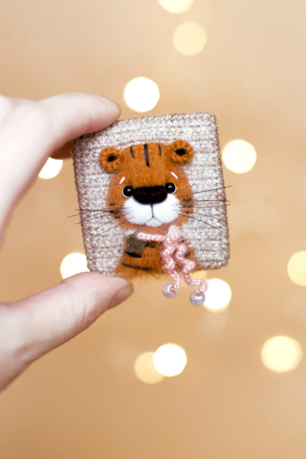 Tiger 2022 symbol, Crochet tiger magnet