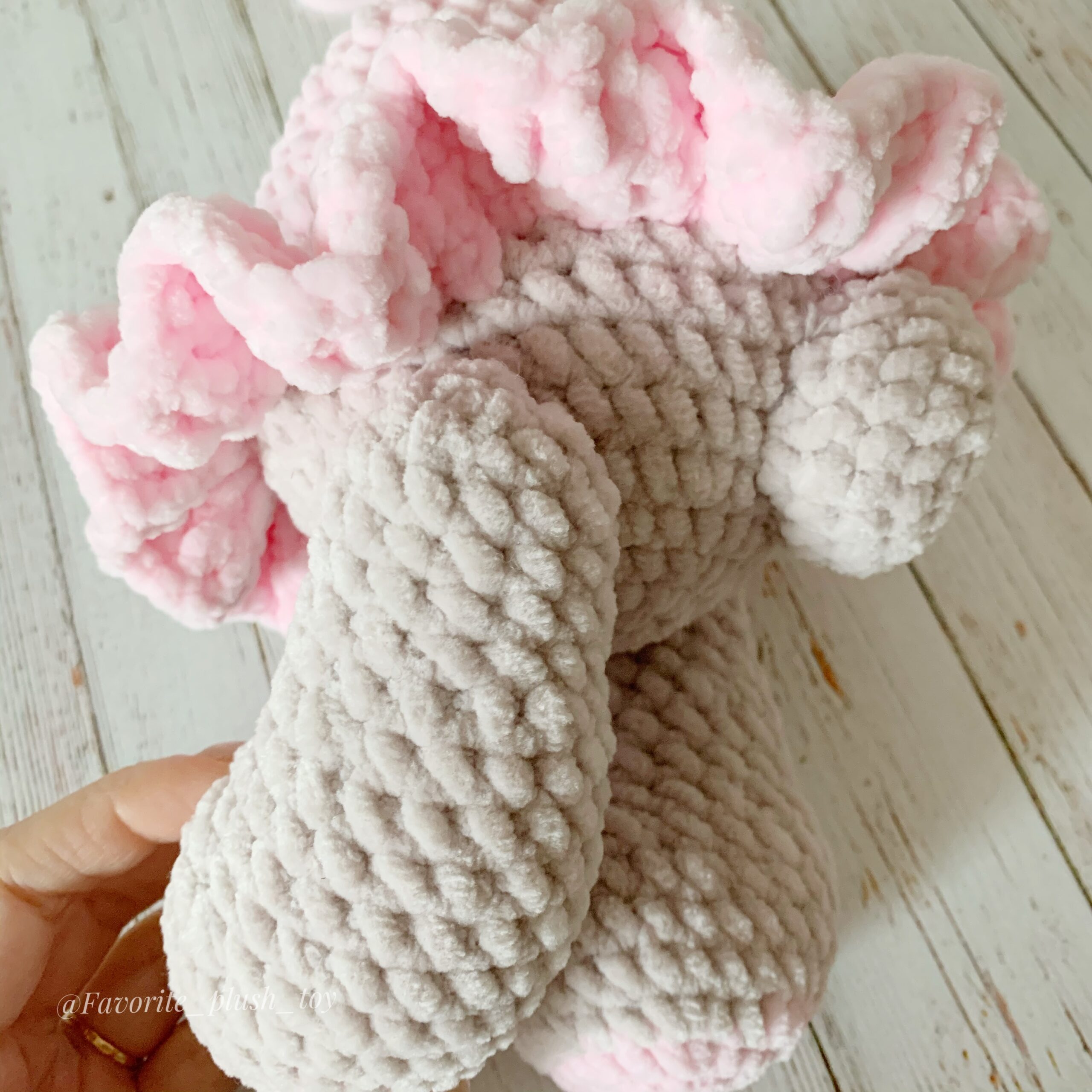 Lovely Plush Bunny Amigurumi Crochet PDF Pattern - Amigurumiday