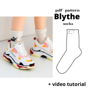 Blythe pattern socks