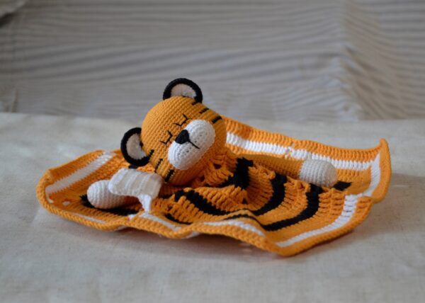 Tiger comforter crochet pattern lovey