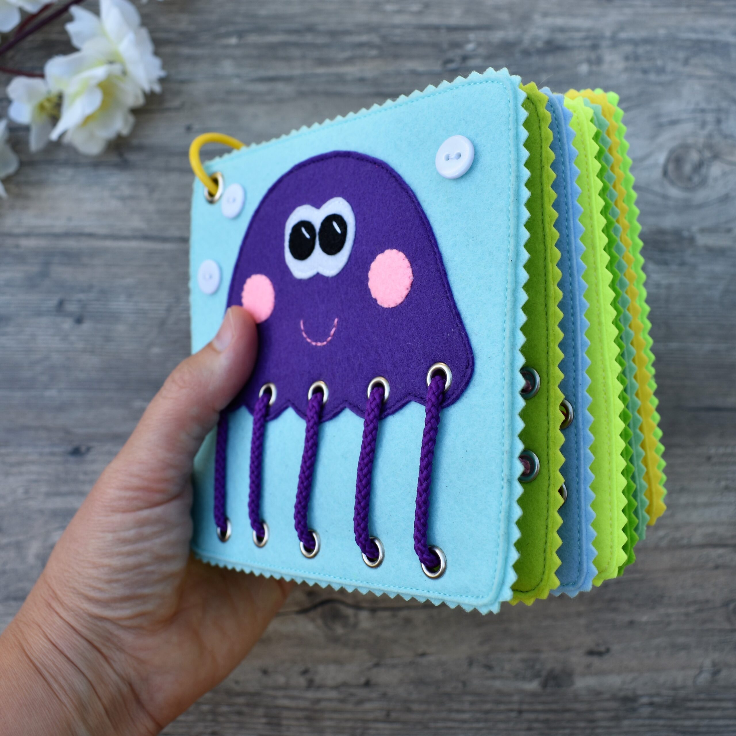 Felt Lacing Cards for kids PDF Pattern 5 DSC 0211 scaled