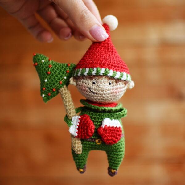 Pattern gnome in a mittens