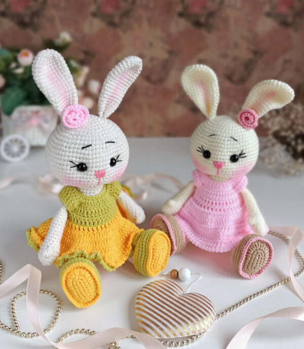 crochet pattern Bunny in dress