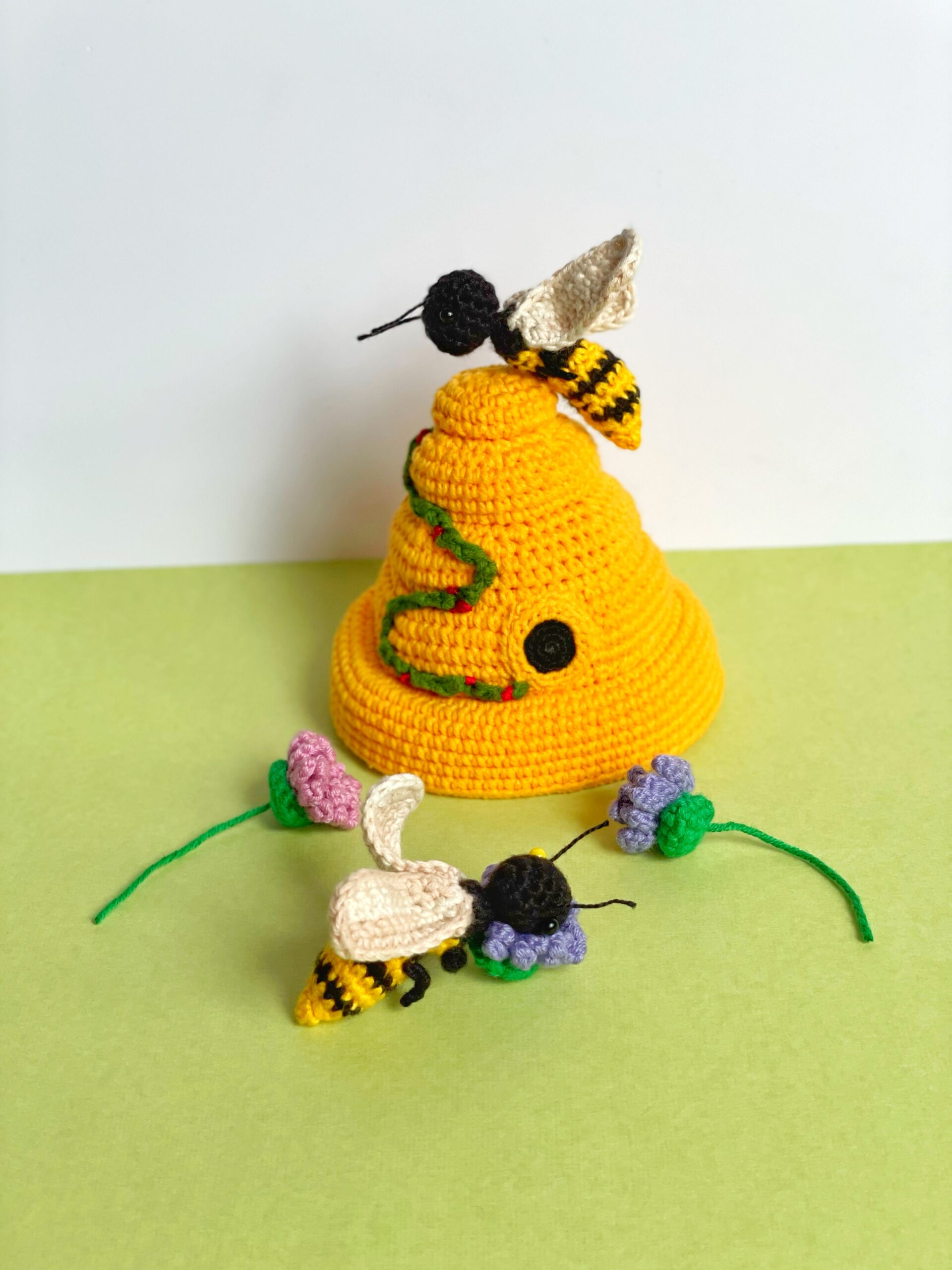 New Beginner Crochet Pattern in the Shop, Bee Present!!