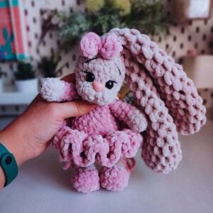 Little bunny with long ears pattern
