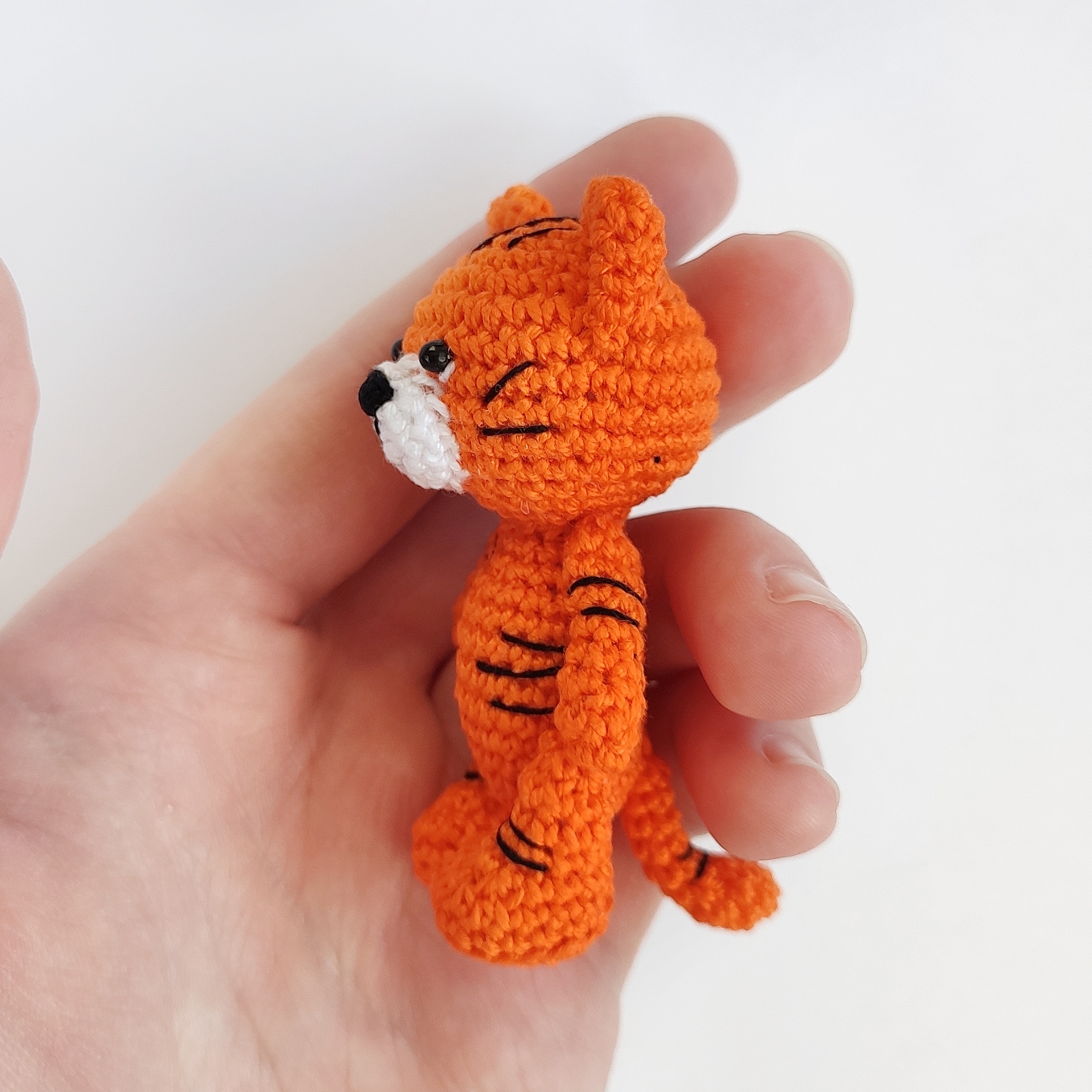 little-tiger-toy-crochet-pattern-pdf-in-english-dailydoll-shop