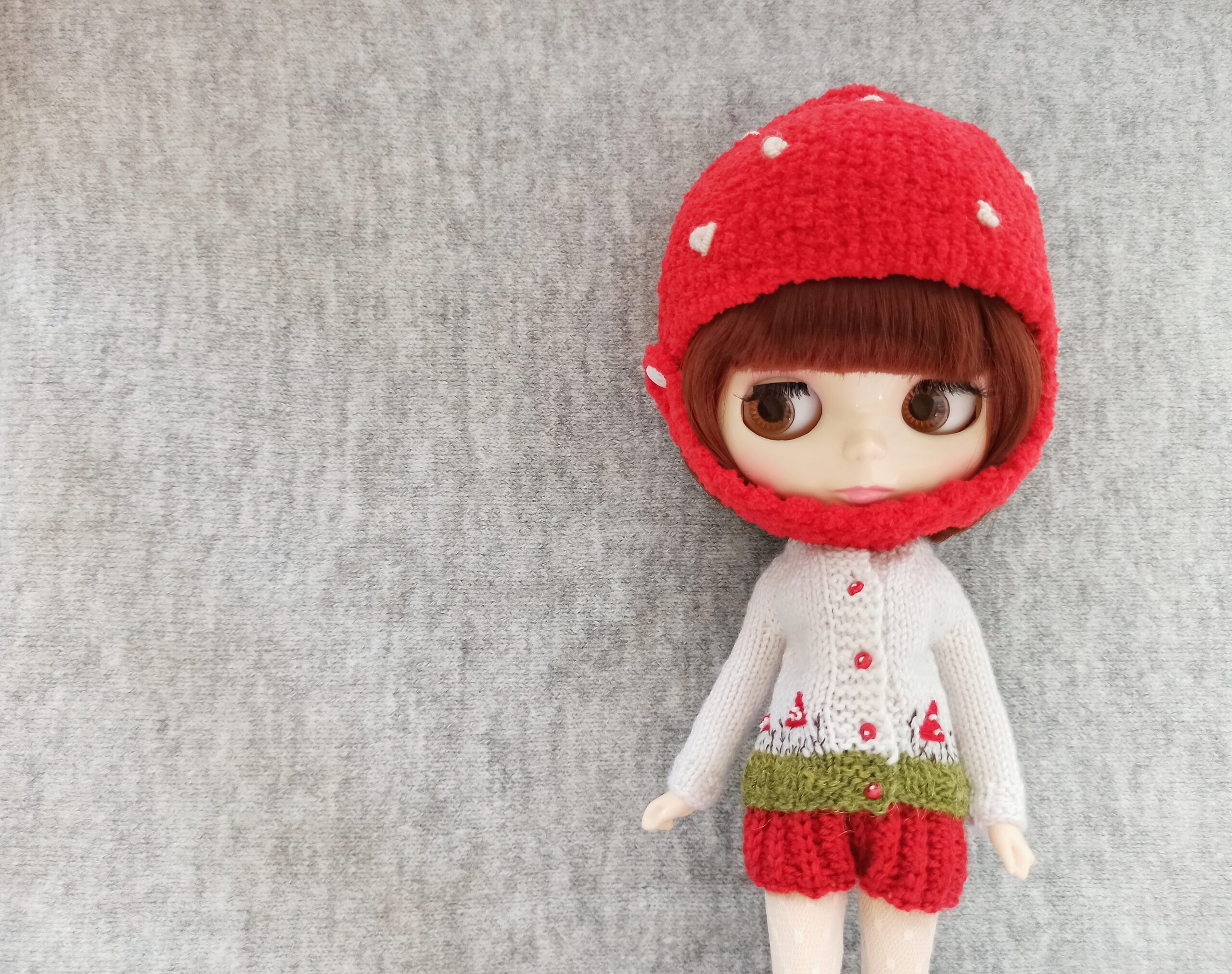 Blythe doll mushroom cardigan, White amanita sweater for Pullip clothes 5 blythe doll amanita cardigan