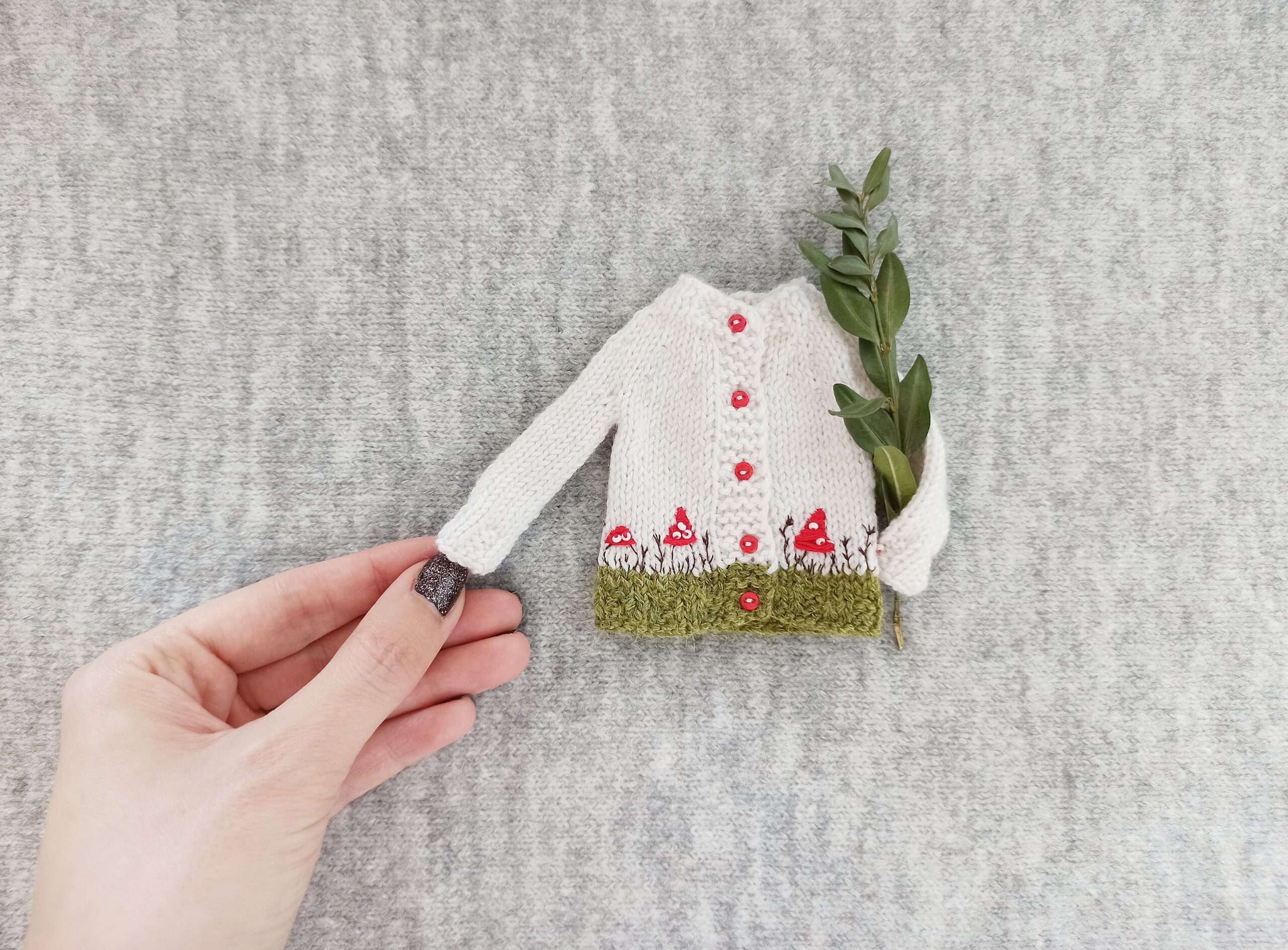 Blythe doll mushroom cardigan, White amanita sweater for Pullip clothes 3 blythe doll mushroom cardigan