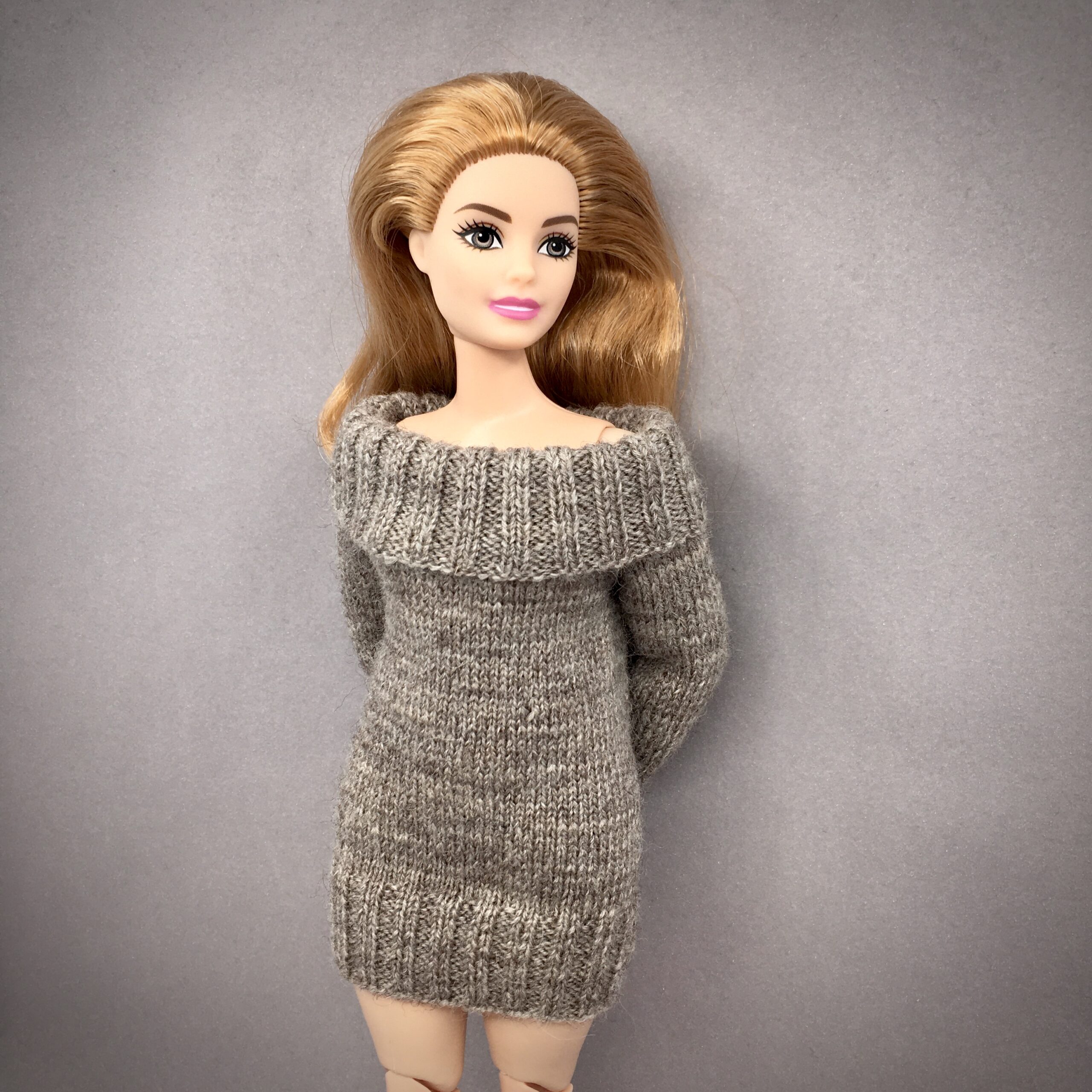 Knitting Pattern. Tunic dress for Barbie doll and Barbie Curvy