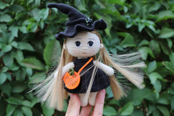 Pattern witch doll amigurumi