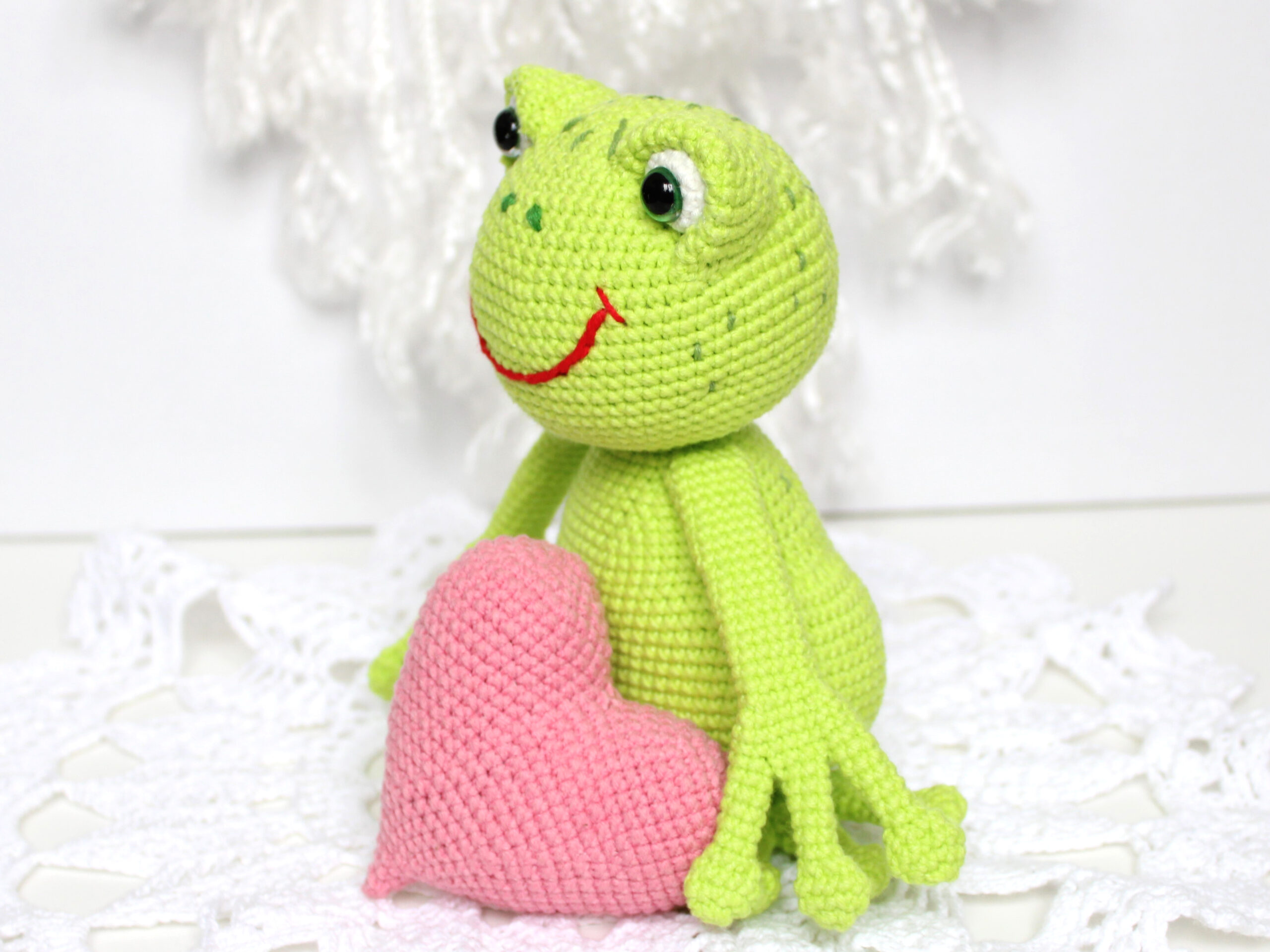 Crochet frog pattern PDF Amigurumi cute frog heart toy