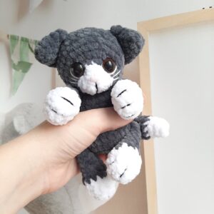 Crochet cat amigurumi