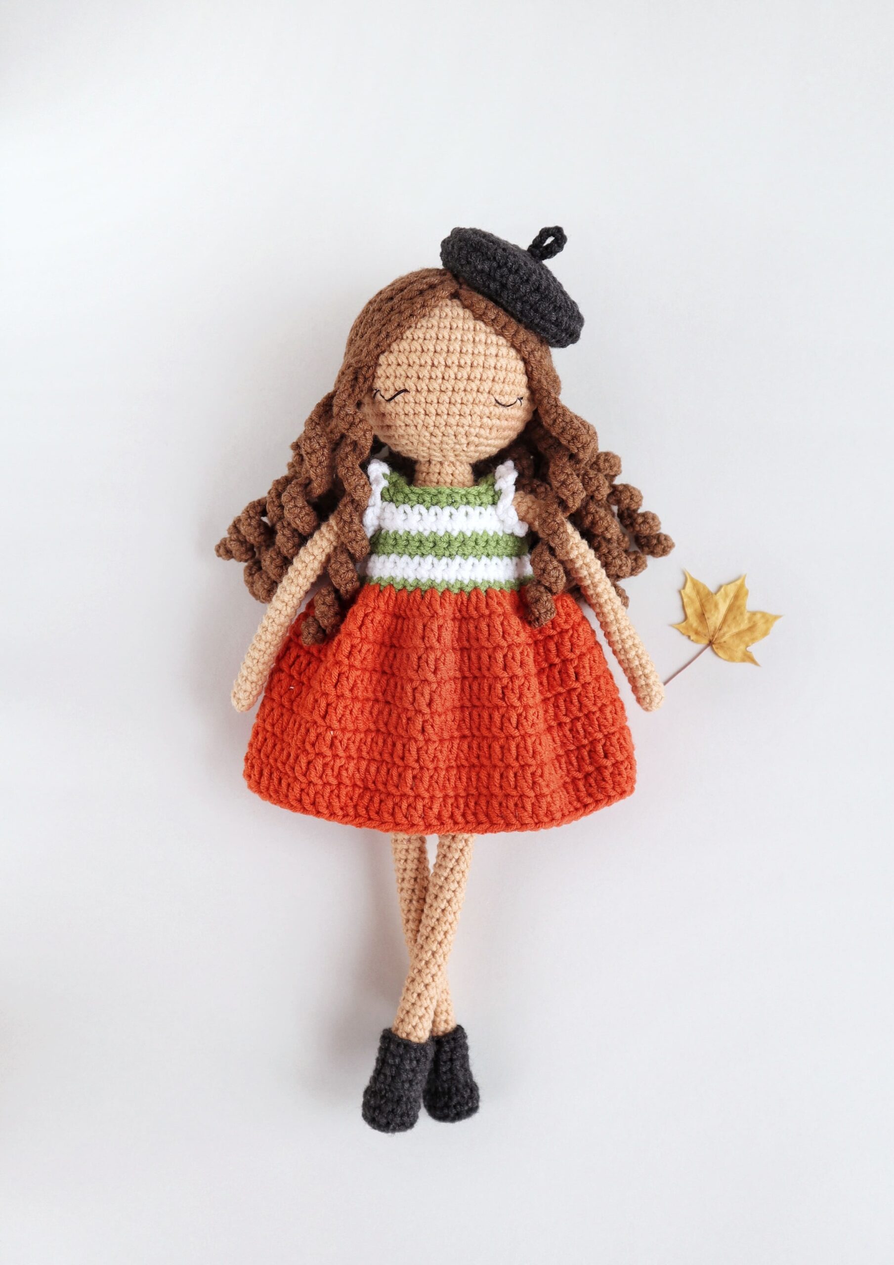 Boneca de croché Jasmim em vestido, boneca amigurumi DIY