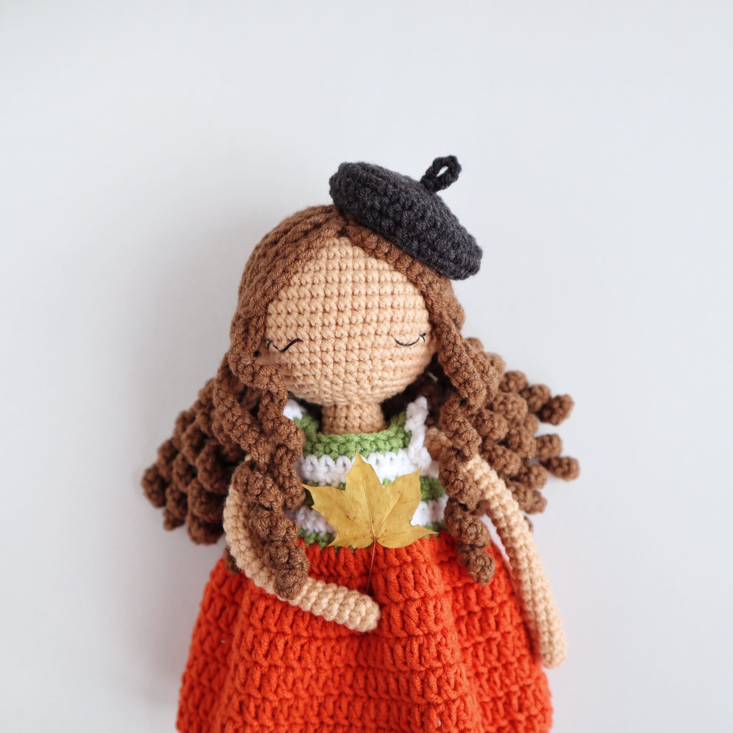 Boneca de croché Jasmim em vestido, boneca amigurumi DIY