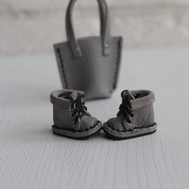 LeatherFishCraft / Hand made leather boots and bags for dolls