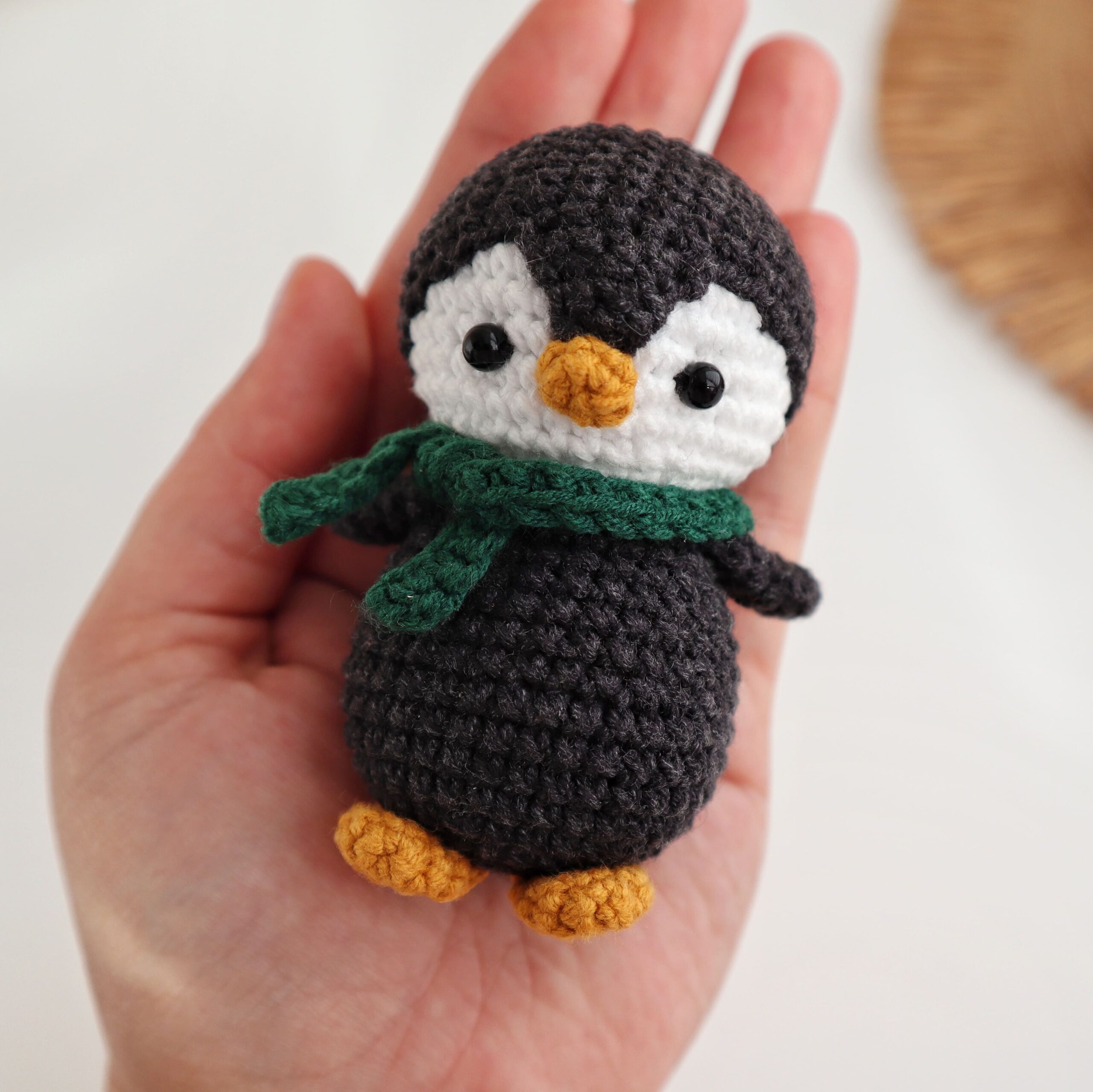 Pingouin Jogo Da Velha Abelhinhas, PDF, Crochê