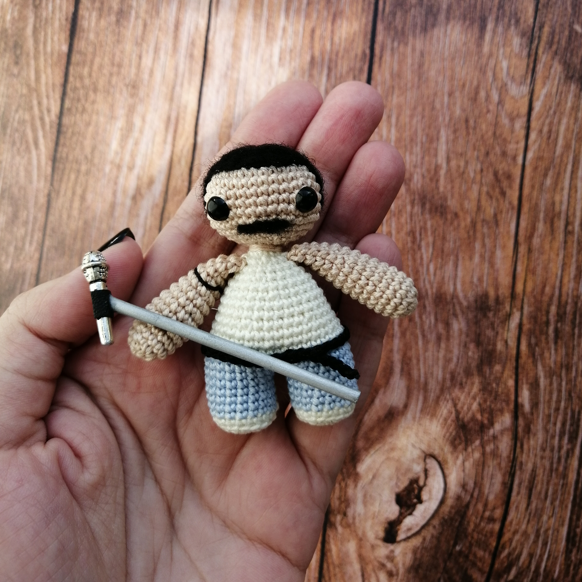 Peluche moche de Freddy Mercury : r/trucsmoches