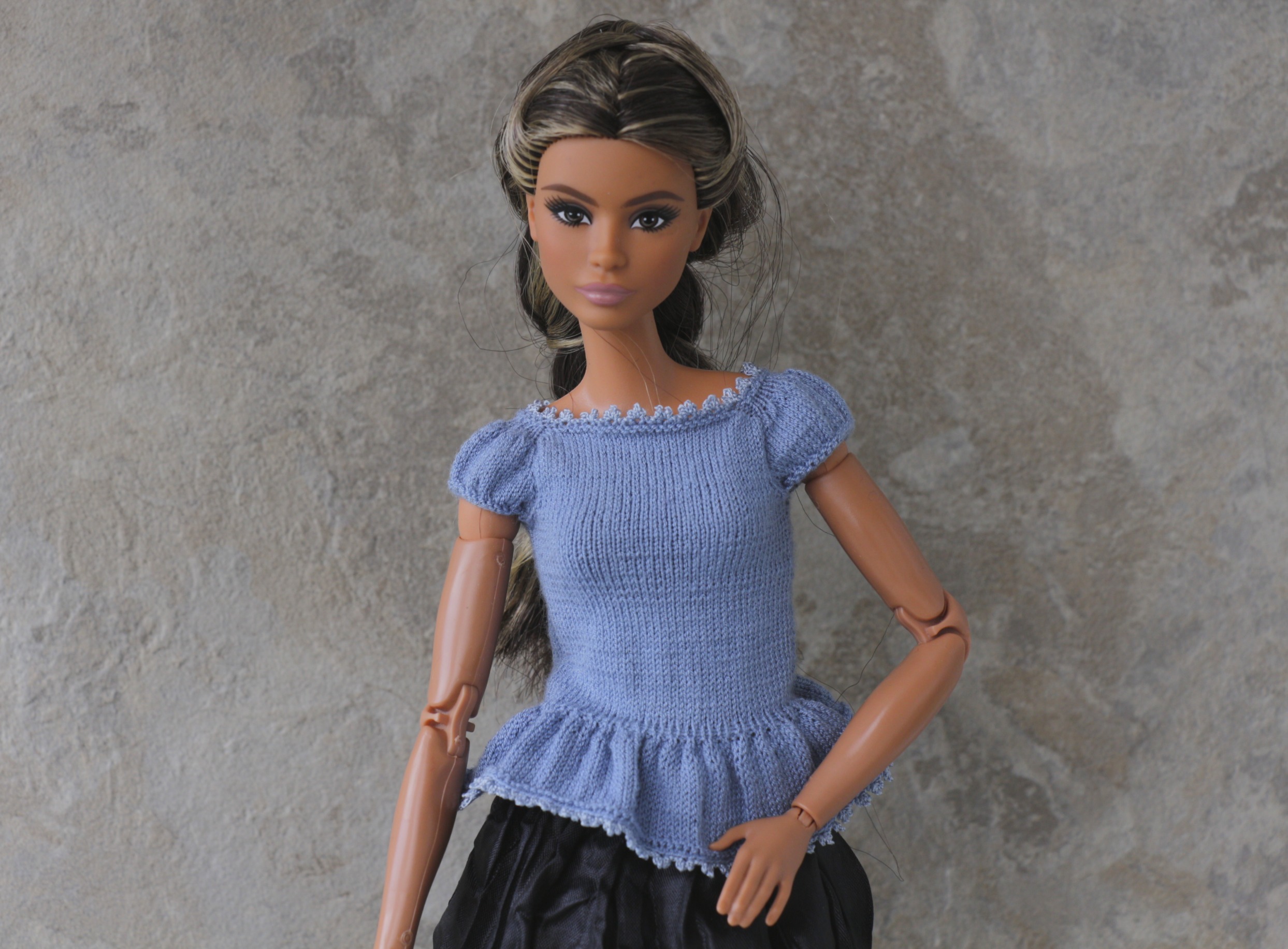 Barbie Made to Move Barbie Doll, Blue Top - Barbie Collectibles