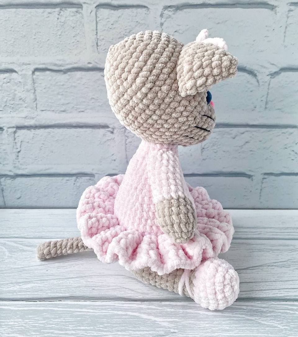 Crochet amigurumi plush cat in a dress pattern, Crochet pet