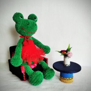 Soft Plush Crocheted Frog Toy 35 cm Children's Stuffed Toy.