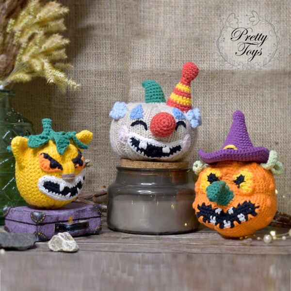 3 funny pumpkins Halloween pattern