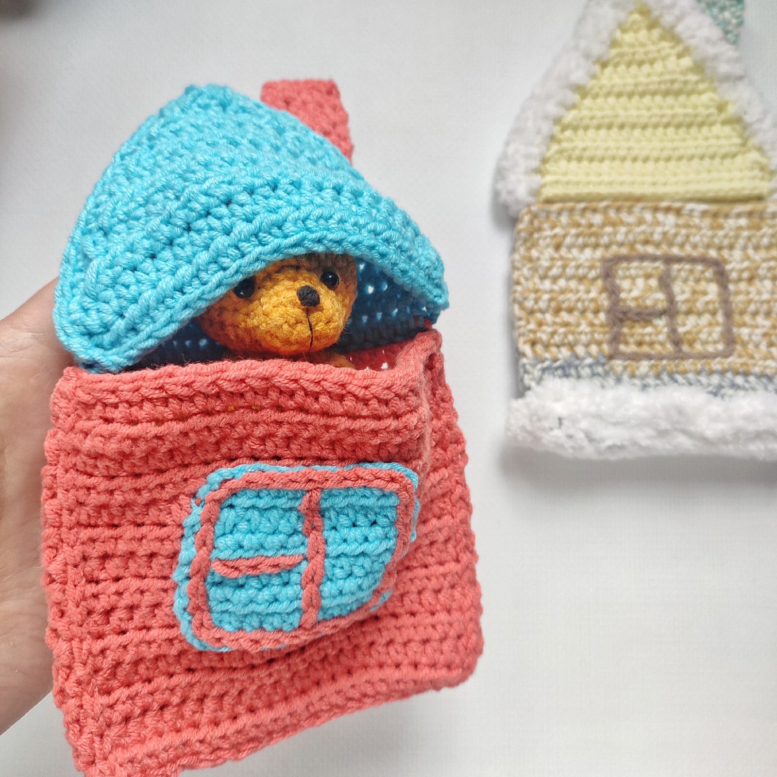 Crochet pattern house. The house for the animals. In English PDF. 5 uHw0bjHwOWo
