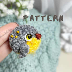 Tomtit brooch crochet pattern