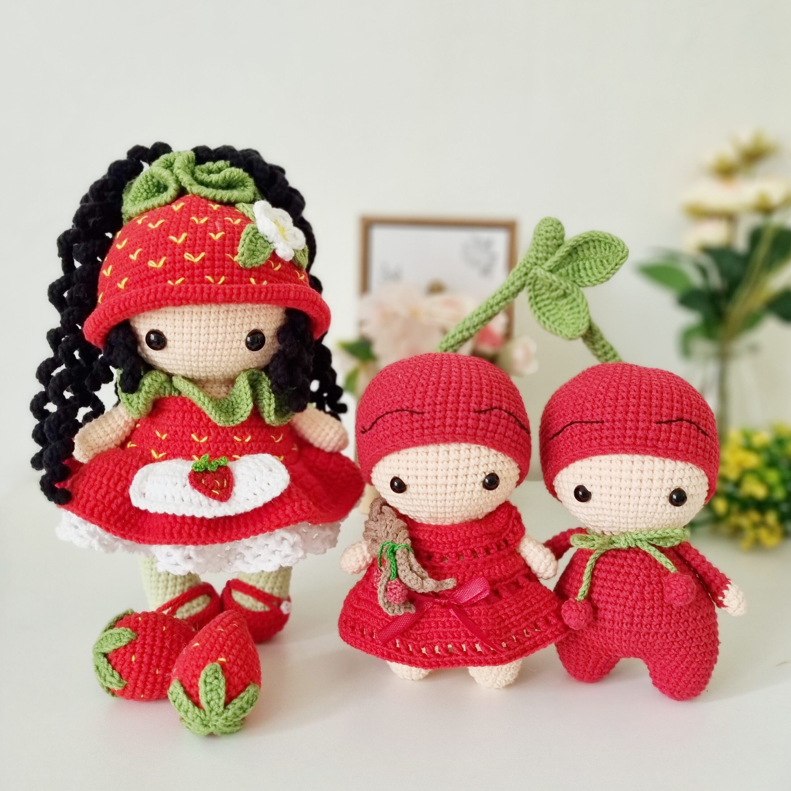 Crochet pattern 2 in 1: Doll in strawberry dress and hat and