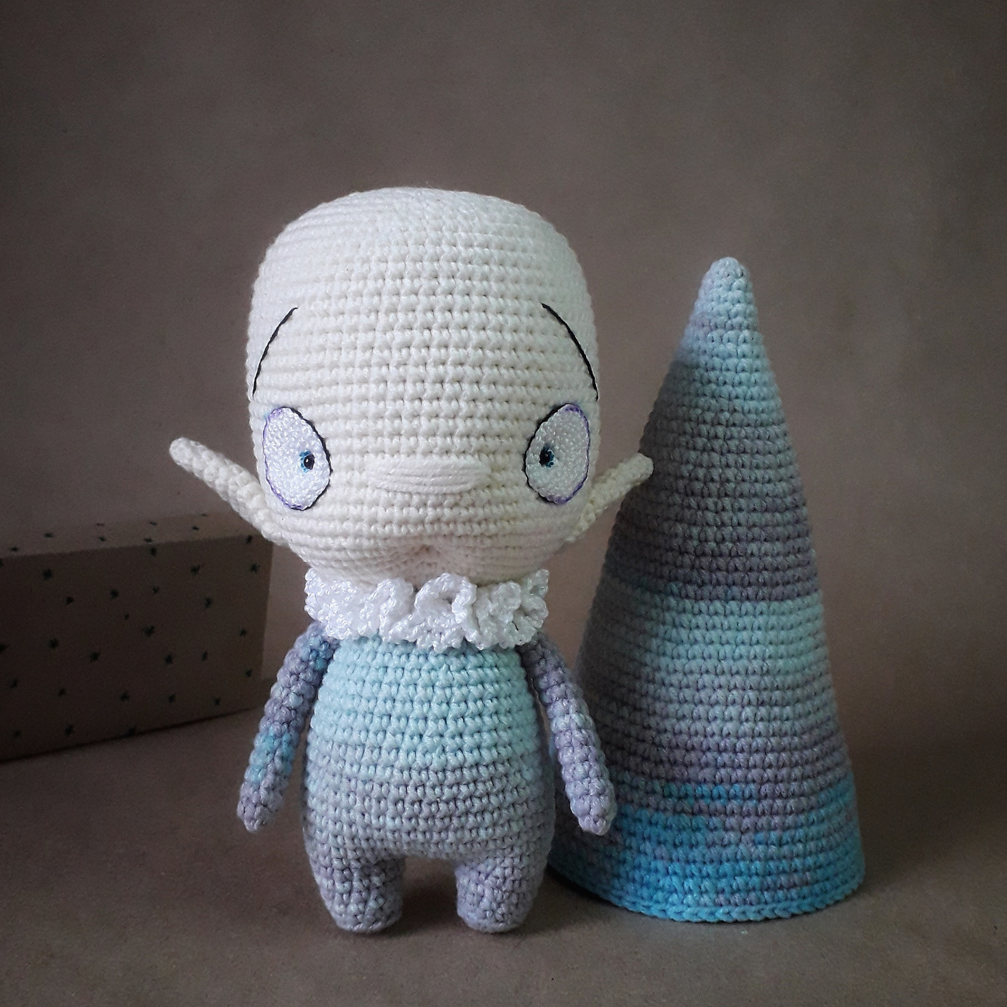 Elf crochet pattern amigurumi toy momzombiedoll humans 2 Elf crochet pattern humans