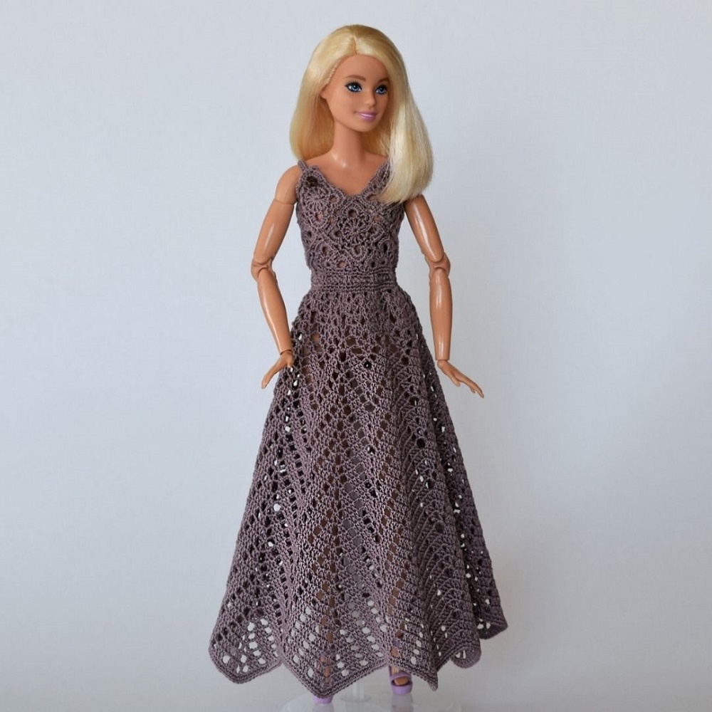 crochet barbie doll dresses Dress Crochet a beautiful southern belle dress for a doll Dolls Clothes: Barbie Crochet Dress