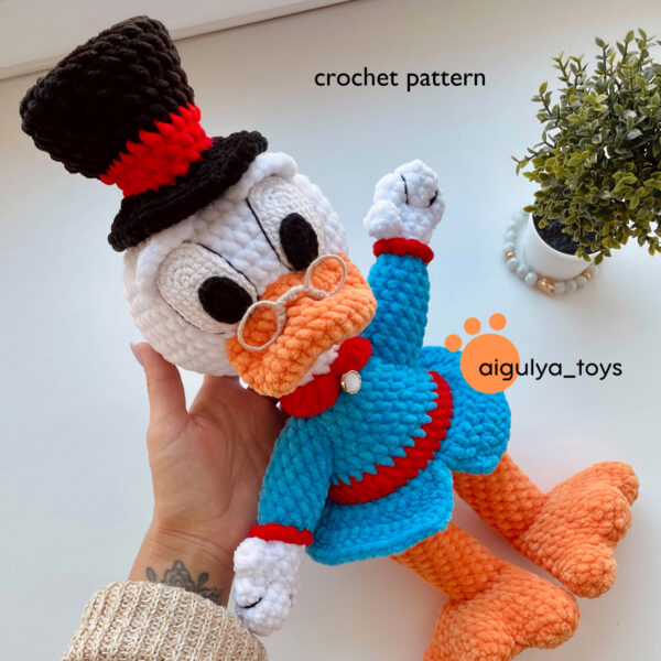 Crochet Scrooge McDuck pattern