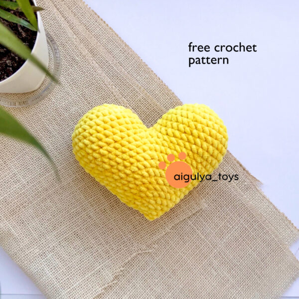 Free crochet heart pattern