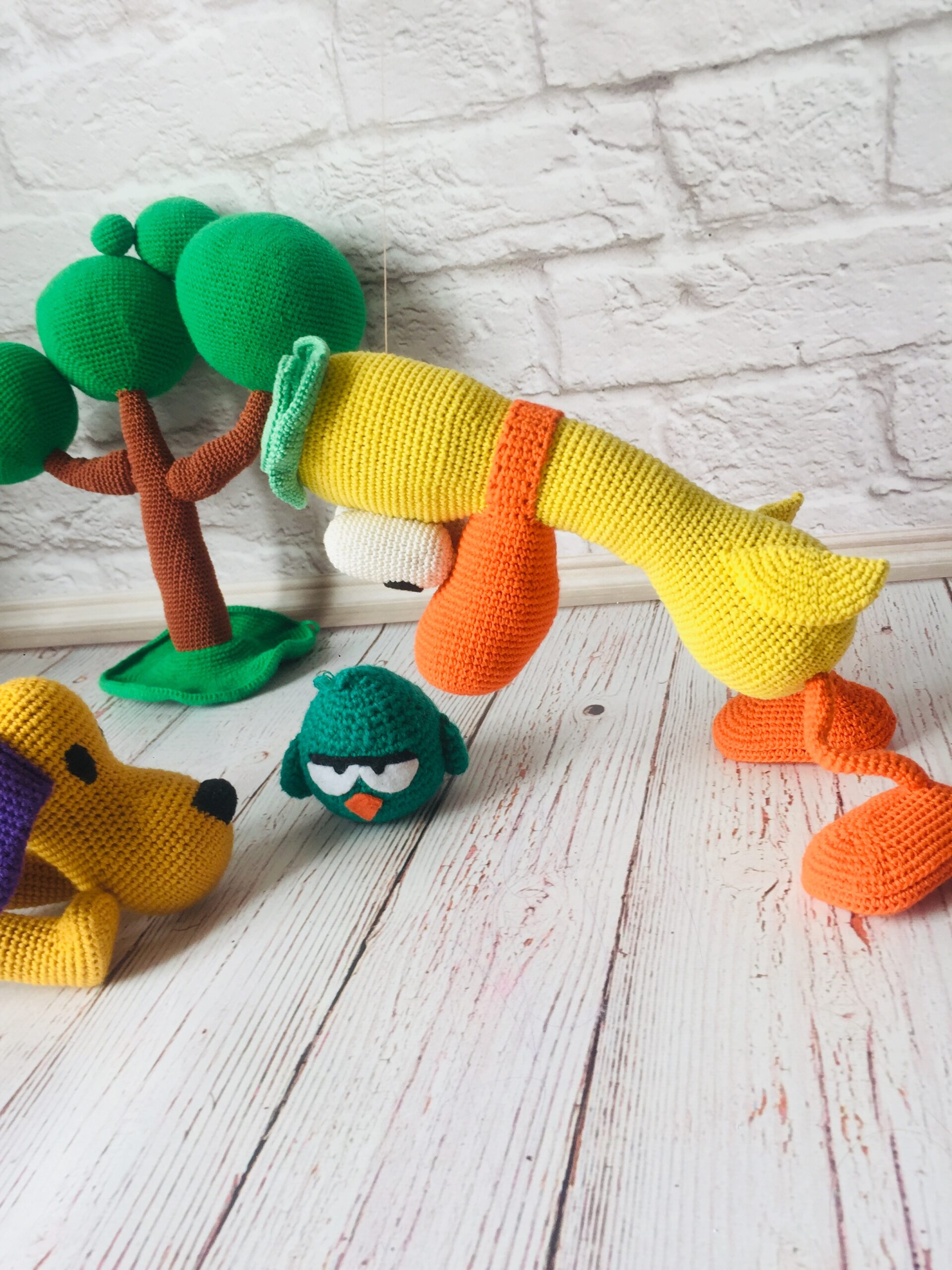 Pato duck Pocoyo plush toy Pato is a yellow duck Pocoyo soft toy