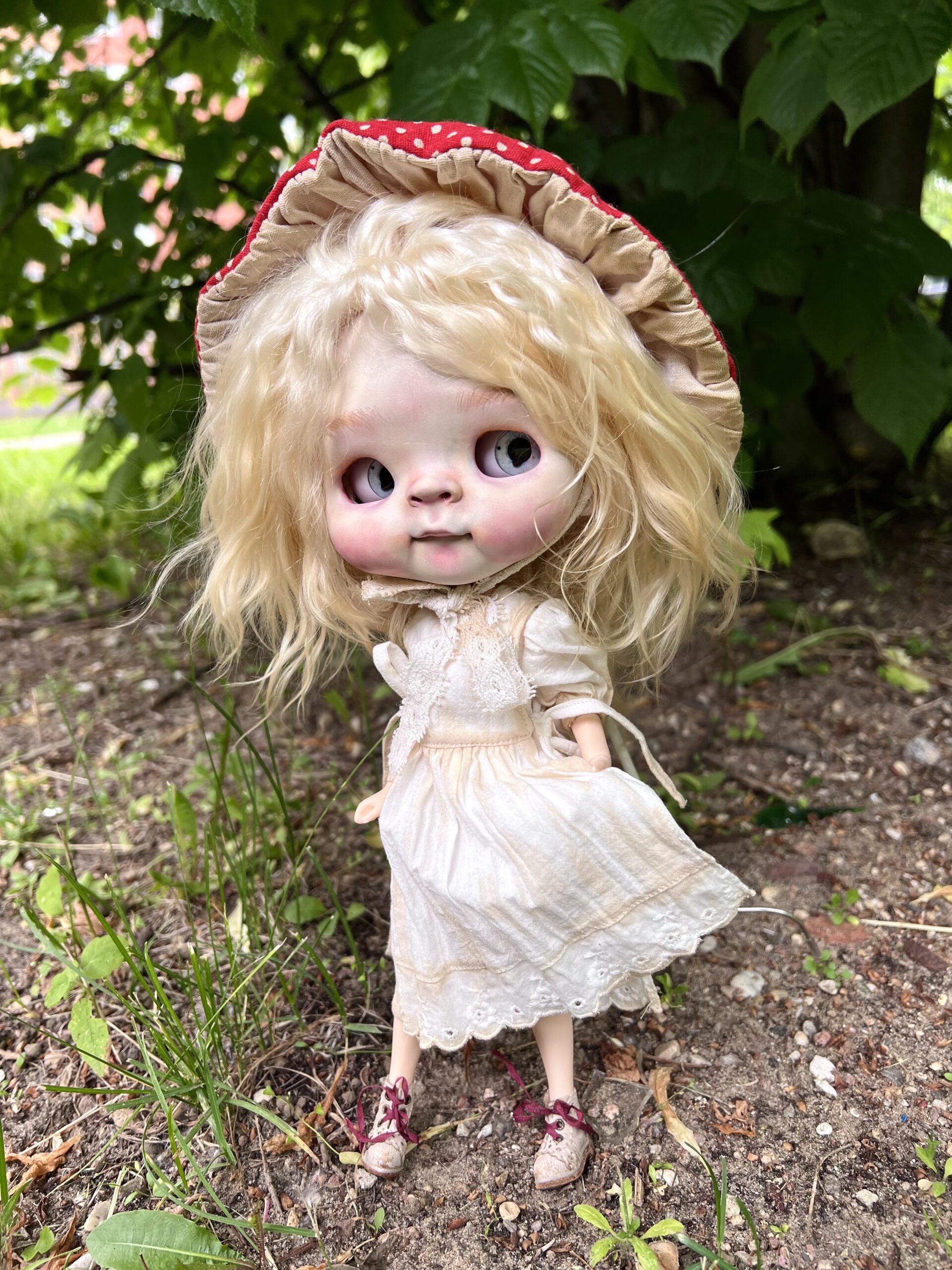 Blythe doll custom funny sculpture face.Mushroom Blythe azone body
