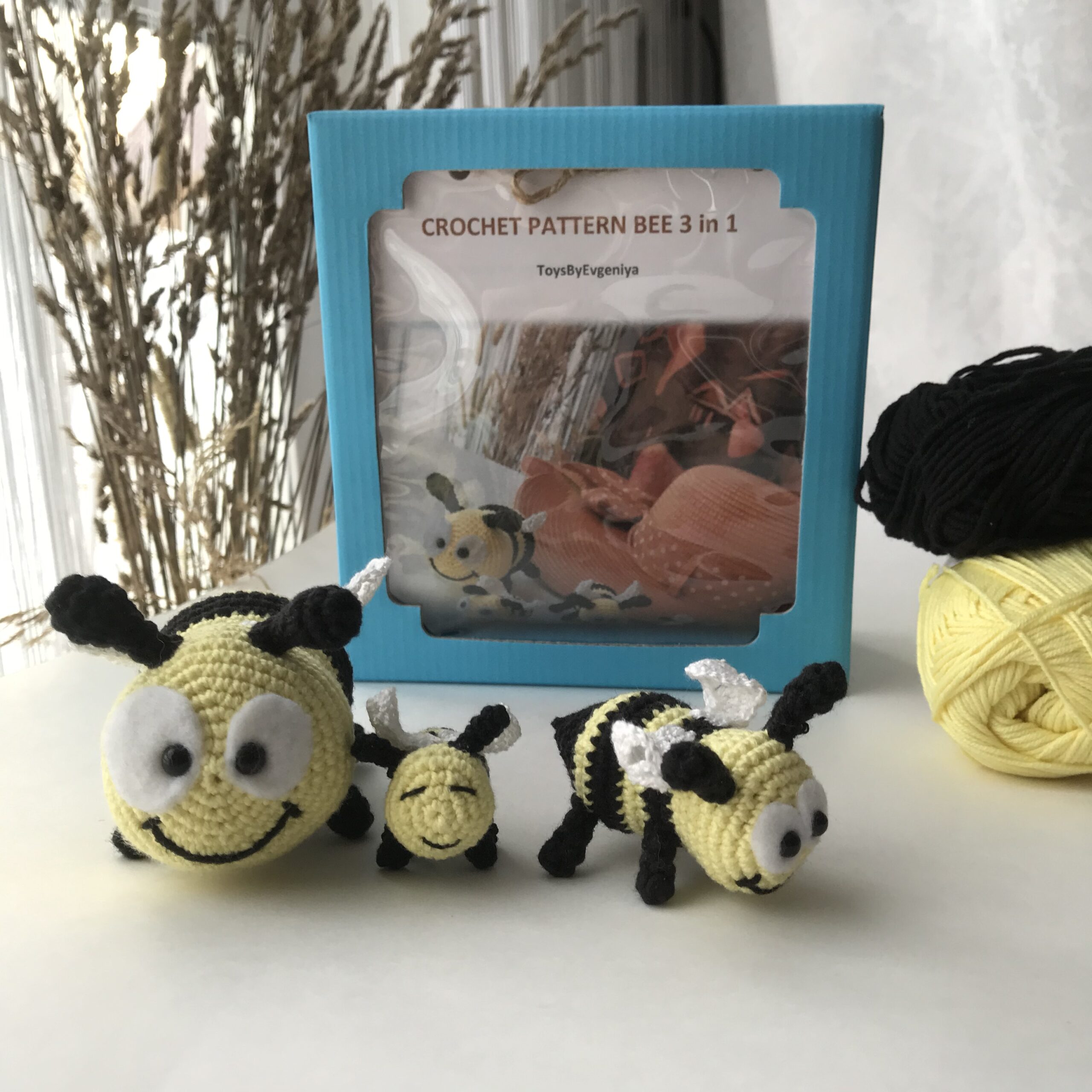 DIY Bee 3 in 1. Crochet set for creativity - DailyDoll Shop